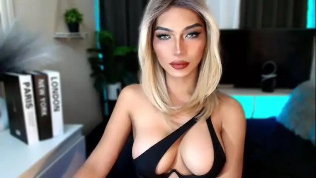 Image 4 of queenslavehunterxxx Stream on Chaturbate on 1 month ago
