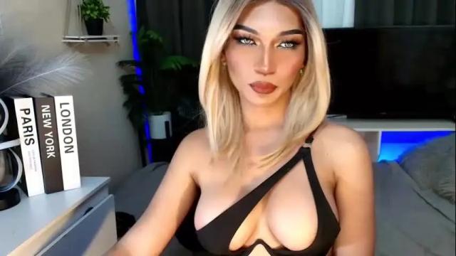 Image 2 of queenslavehunterxxx Stream on Chaturbate on 1 month ago