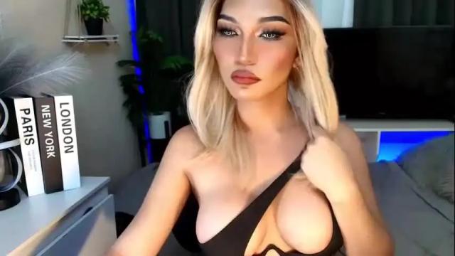 Image 4 of queenslavehunterxxx Stream on Chaturbate on 1 month ago