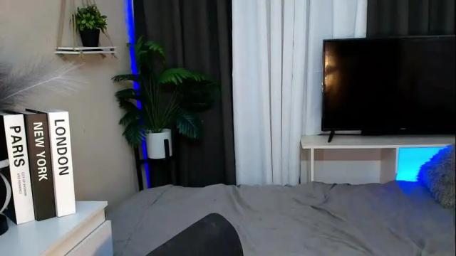 Image 8 of queenslavehunterxxx Stream on Chaturbate on 29 days ago