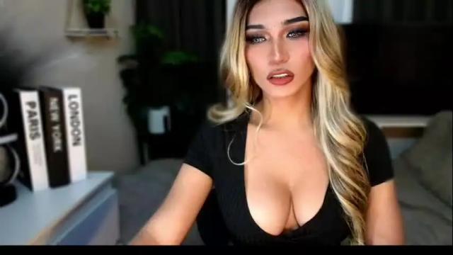 Image 10 of queenslavehunterxxx Stream on Chaturbate on 24 days ago