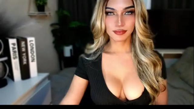 Image 4 of queenslavehunterxxx Stream on Chaturbate on 24 days ago