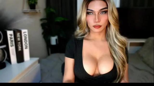 Image 6 of queenslavehunterxxx Stream on Chaturbate on 24 days ago