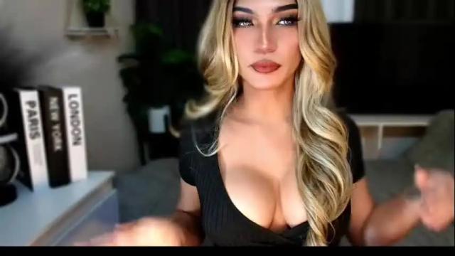 Image 8 of queenslavehunterxxx Stream on Chaturbate on 24 days ago