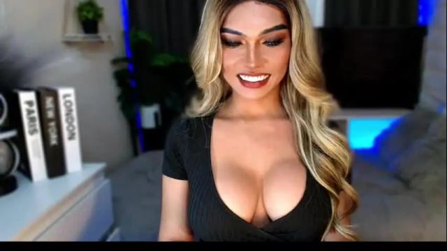 Image 12 of queenslavehunterxxx Stream on Chaturbate on 2 months ago