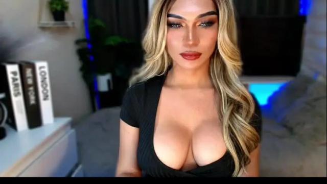 Image 6 of queenslavehunterxxx Stream on Chaturbate on 2 months ago