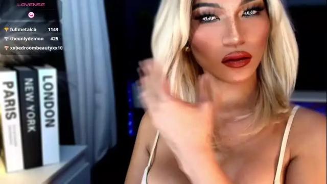 Image 10 of queenslavehunterxxx Stream on Chaturbate on 1 month ago