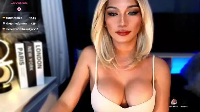 Image 12 of queenslavehunterxxx Stream on Chaturbate on 1 month ago