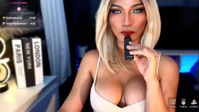 Image 2 of queenslavehunterxxx Stream on Chaturbate on 1 month ago