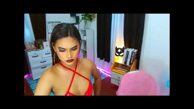 Image 11 of queenunivers Stream on Chaturbate on 4 months ago