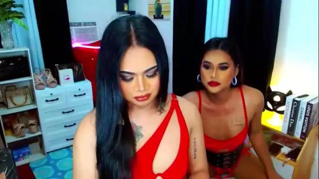 Image 2 of queenunivers Stream on Chaturbate on 4 months ago