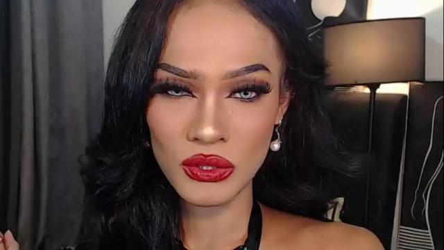 Image 3 of queenvalentinats Stream on Chaturbate on 6 days ago