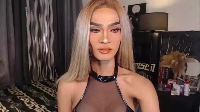 Image 3 of queenvalentinats Stream on Chaturbate on 1 month ago
