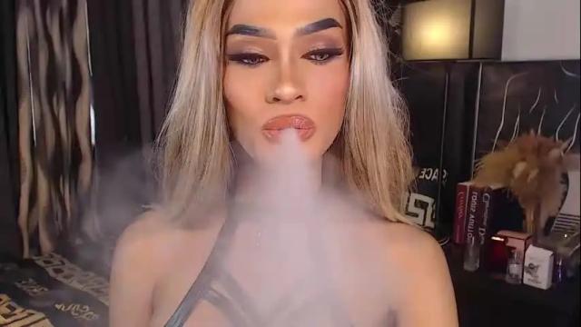 Image 4 of queenvalentinats Stream on Chaturbate on 26 days ago