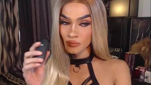 Image 6 of queenvalentinats Stream on Chaturbate on 26 days ago