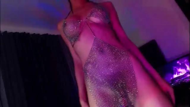 Image 4 of queenvalentinats Stream on Chaturbate on 1 month ago