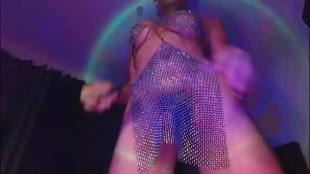 Image 7 of queenvalentinats Stream on Chaturbate on 1 month ago