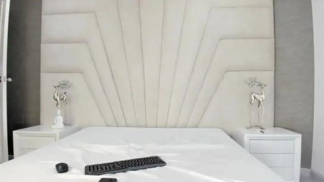 Image 12 of queenvaleryy Stream on Chaturbate on 21 months ago