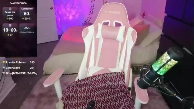 Image 12 of queenx_lexy Stream on Chaturbate on 3 months ago