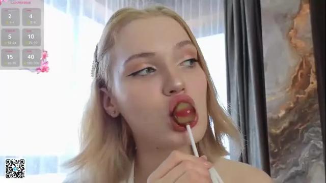 Image 2 of quennaedger Stream on Chaturbate on 1 month ago