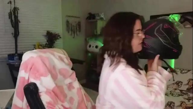 Image 4 of quervoqueen1 Stream on Chaturbate on 24 days ago