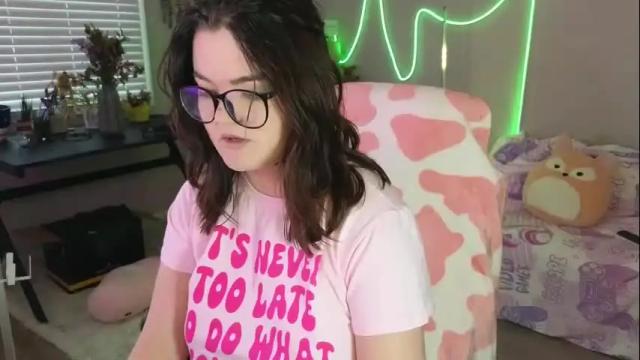 Image 12 of quervoqueen1 Stream on Chaturbate on 3 days ago