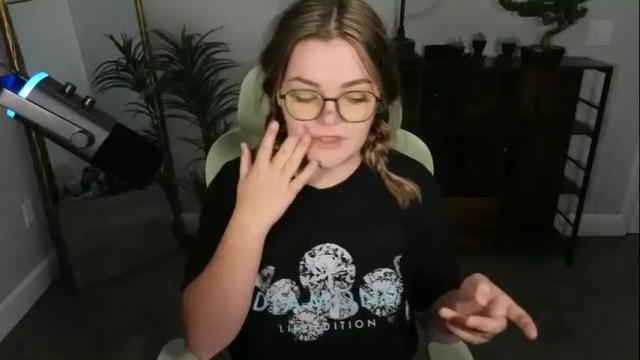 Image 3 of quervoqueen1 Stream on Chaturbate on 14 days ago