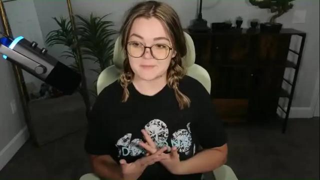 Image 4 of quervoqueen1 Stream on Chaturbate on 14 days ago