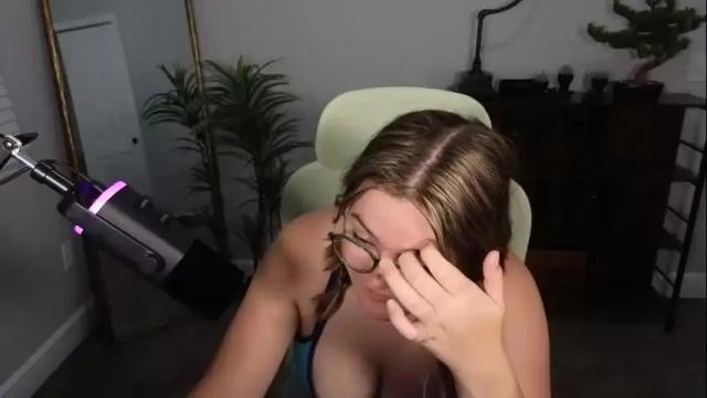Image 12 of quervoqueen1 Stream on Chaturbate on 11 days ago