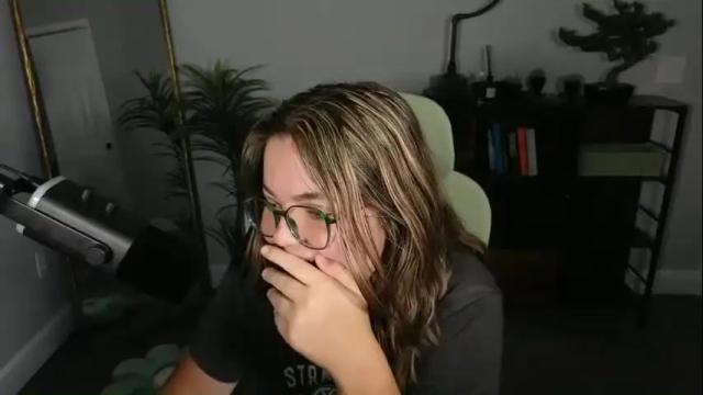 Image 4 of quervoqueen1 Stream on Chaturbate on 3 days ago