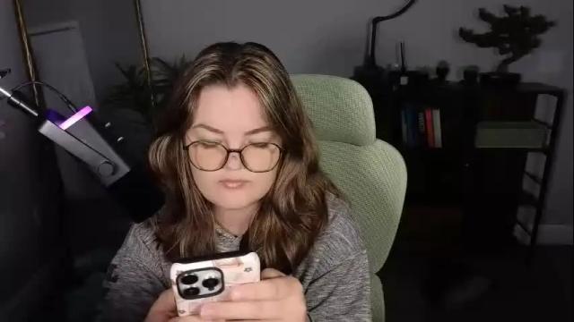Thumbnail 3, quervoqueen1's Stream at Chaturbate, 3 hours ago