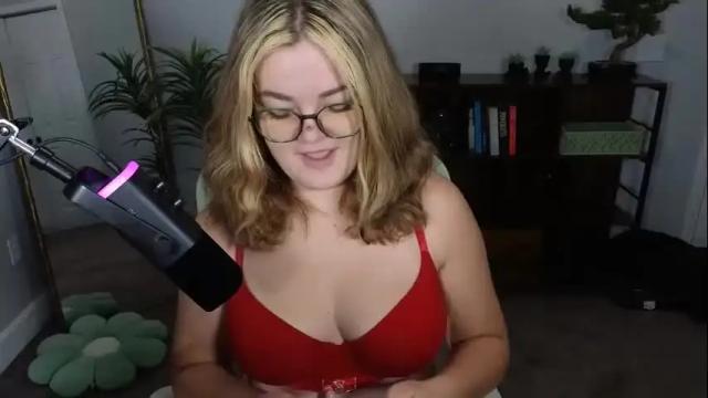 Image 3 of quervoqueen1 Stream on Chaturbate on 4 months ago