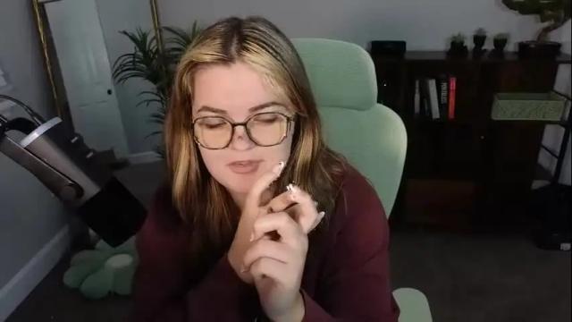 Image 2 of quervoqueen1 Stream on Chaturbate on 3 months ago