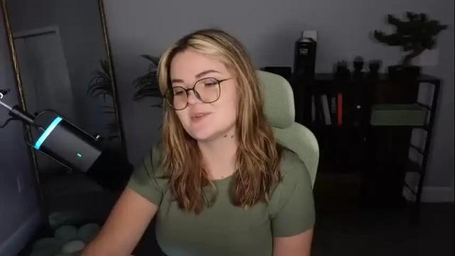 Image 3 of quervoqueen1 Stream on Chaturbate on 3 months ago