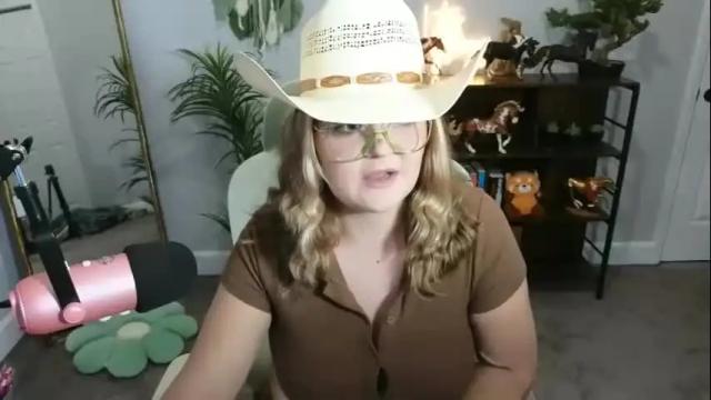 Image 4 of quervoqueen1 Stream on Chaturbate on 2 months ago