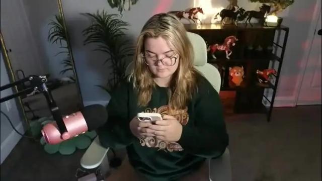 Image 4 of quervoqueen1 Stream on Chaturbate on 2 months ago