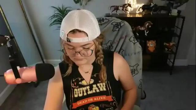 Image 3 of quervoqueen1 Stream on Chaturbate on 1 month ago