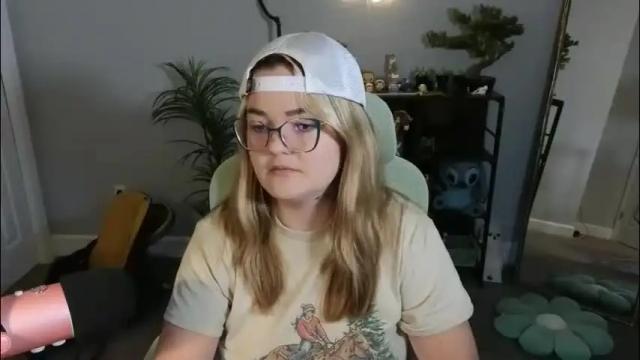 Image 3 of quervoqueen1 Stream on Chaturbate on 1 month ago