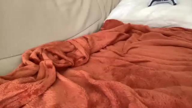 Image 12 of quinnyelena Stream on Chaturbate on 19 months ago