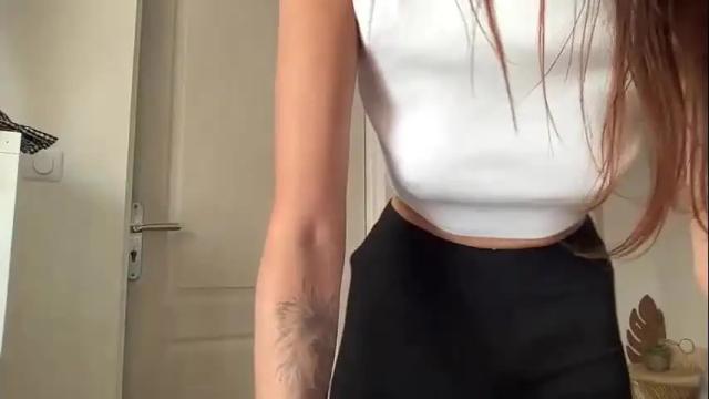 Image 6 of quinnyelena Stream on Chaturbate on 18 months ago