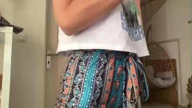Image 2 of quinnyelena Stream on Chaturbate on 18 months ago