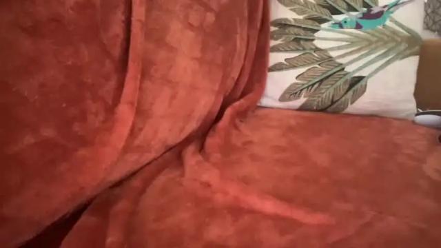 Image 6 of quinnyelena Stream on Chaturbate on 18 months ago