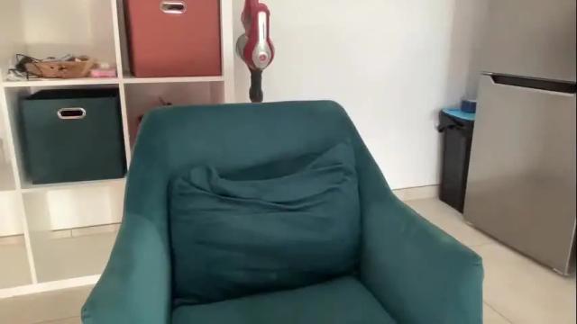Image 3 of quinnyelena Stream on Chaturbate on 3 months ago