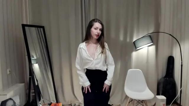 Image 2 of r00xvel Stream on Chaturbate on 12 months ago