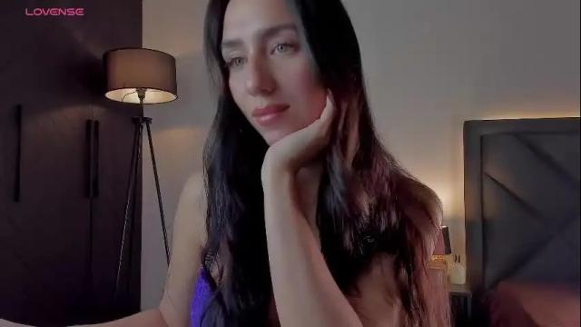 Image 6 of r_a_v_e_n Stream on Chaturbate on 1 month ago