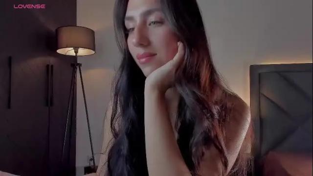 Image 7 of r_a_v_e_n Stream on Chaturbate on 1 month ago