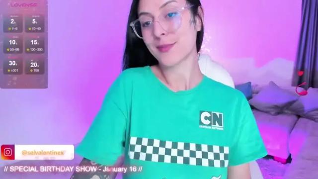 Image 2 of rachel_ink Stream on Chaturbate on 17 months ago