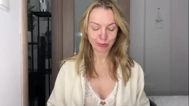 Image 8 of rachelldelicious Stream on Chaturbate on 8 days ago