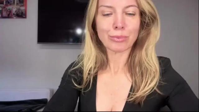 Image 2 of rachelldelicious Stream on Chaturbate on 26 days ago
