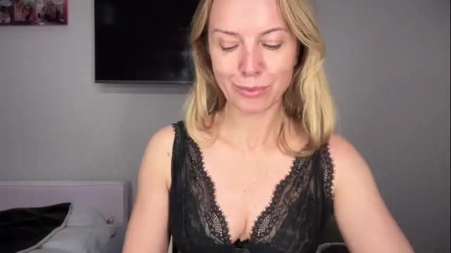 Image 7 of rachelldelicious Stream on Chaturbate on 13 days ago